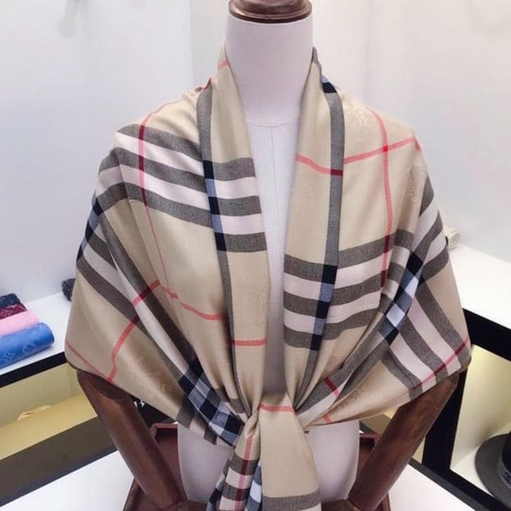 Burberry scarf beige color - Picture 2 of 3